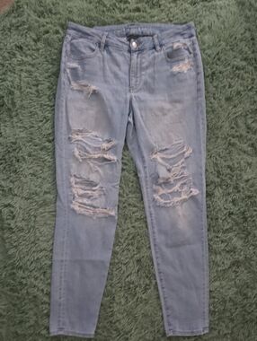 American Eagle Light Blue Women's Jeans - Curvy Distressed Jegging